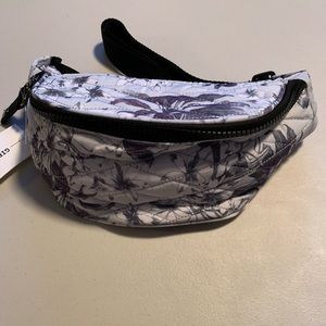 Brand New W/Tags Flower Print Fanny Pack